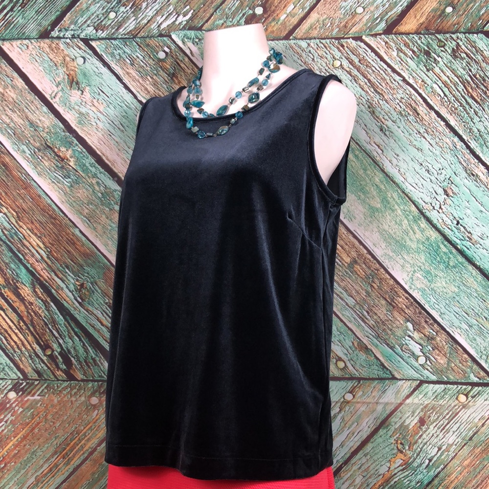 C2 - Vinyard Vines Tank Top - S